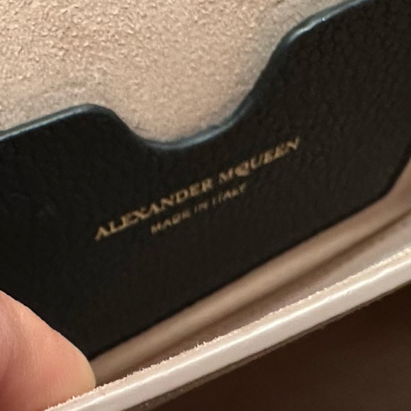 ALEXANDER MCQUEEN
Black Goatskin Leather Box Bag 19 - Picture 8 of 15